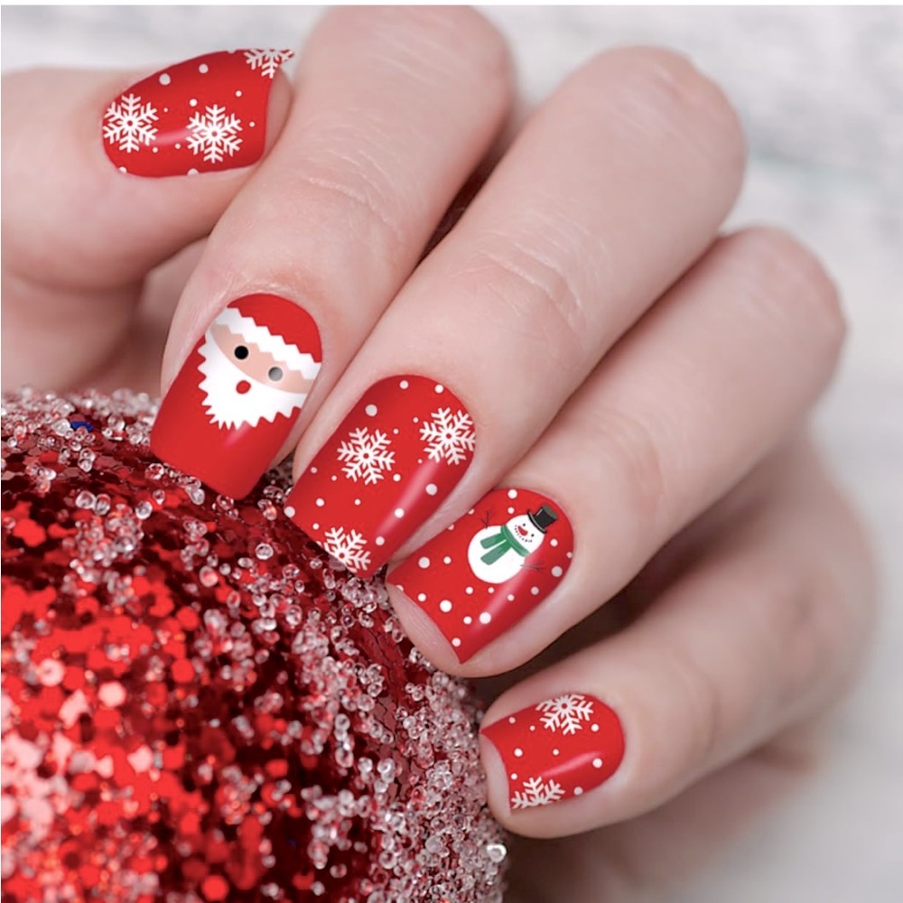 Xmas Mystery Mani Kit - Nail Strips x 3 and Mani Tools!